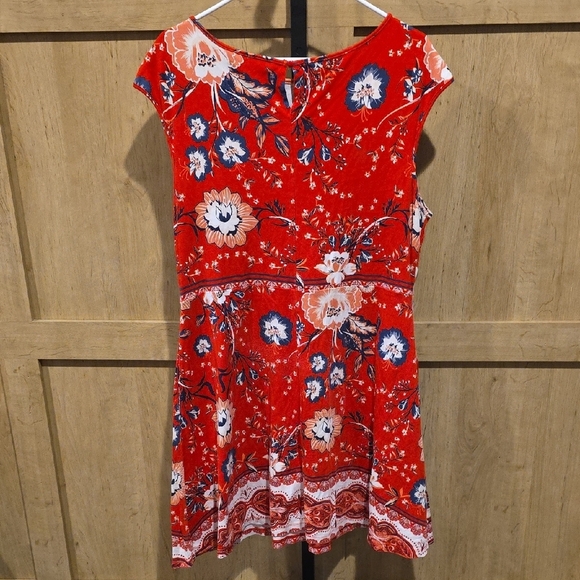 (J51) Womans Sz XL, New York & Company Red and Blue Floral Dress - Picture 4 of 8